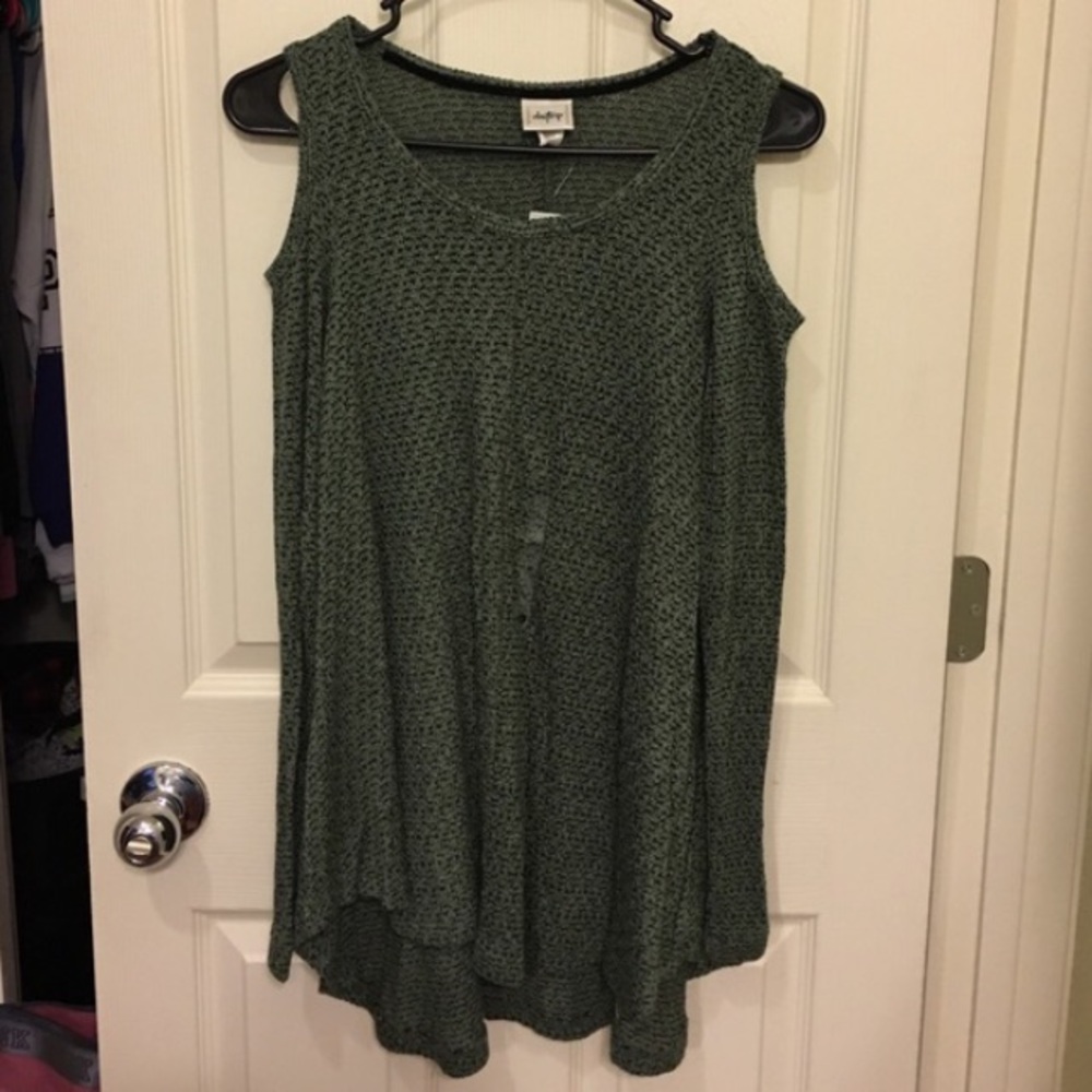 Daytrip cold shoulder top